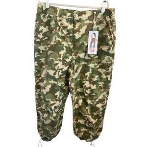 NWT Celebrity Pink Camo Parachute Pants | Cargo Jogger Style